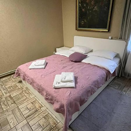 Art House Hostel Kamieniec Podolski Zewnętrze zdjęcie