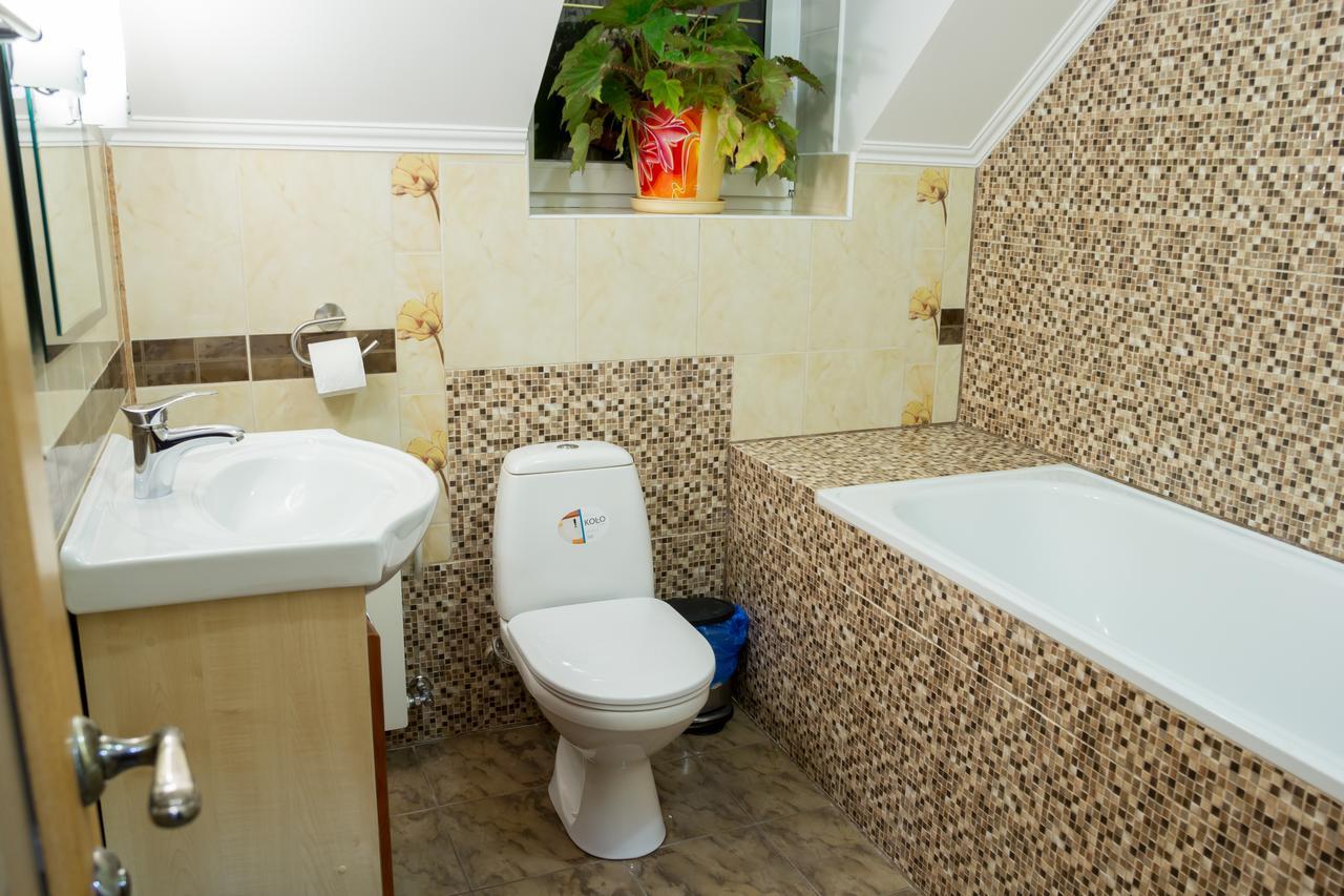 Art House Hostel Kamieniec Podolski Zewnętrze zdjęcie