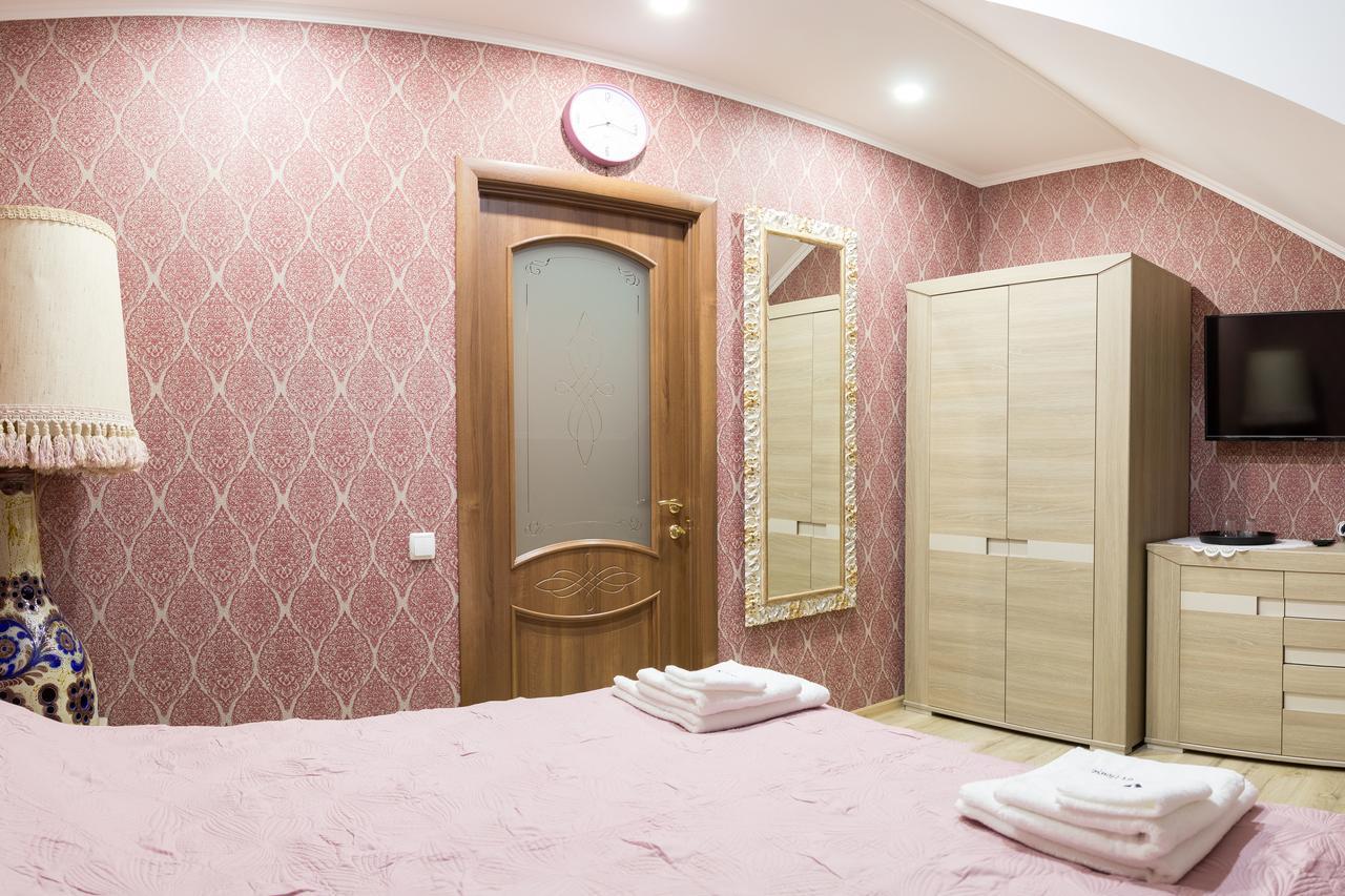 Art House Hostel Kamieniec Podolski Zewnętrze zdjęcie
